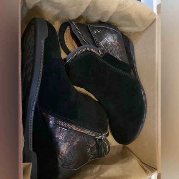 Halsa footwear Dana ankle bootie - Picture 7 of 15